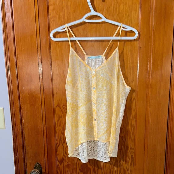 Maurices Yellow Lace Women's Top size medium - Picture 1 of 3